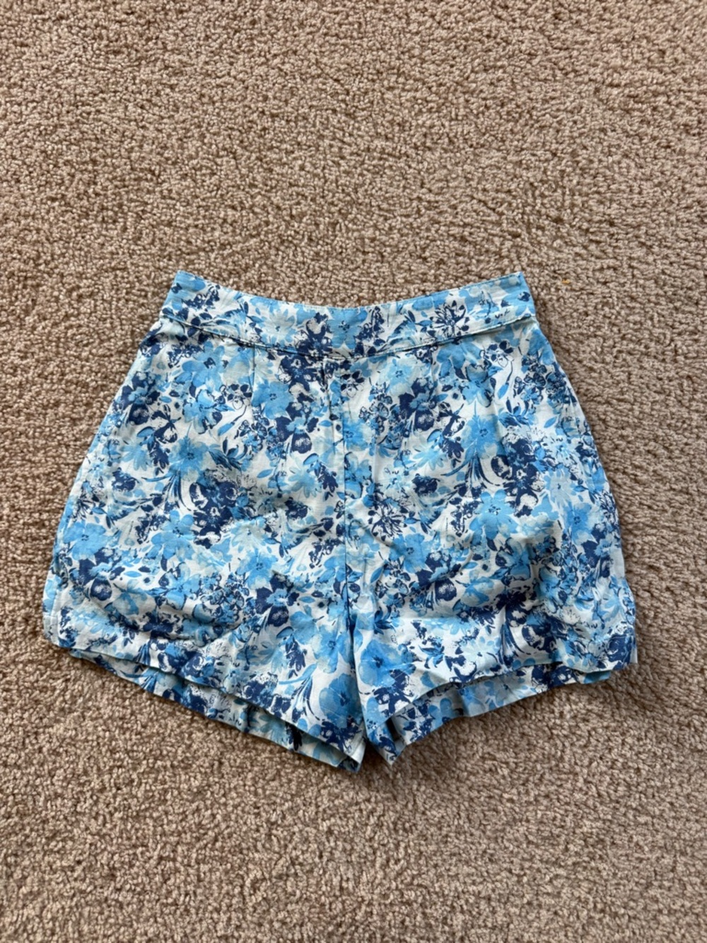 NWT Abercrombie & Fitch Blue Floral Shorts Size XS - Picture 3 of 9